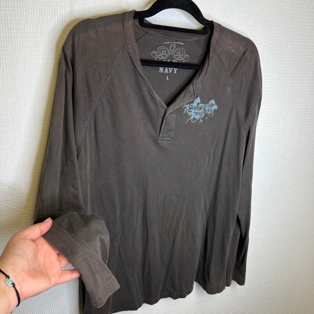 Old Navy Womens Long Sleeve Henley Graphic Horse Top Charcoal Gray Large Y2K